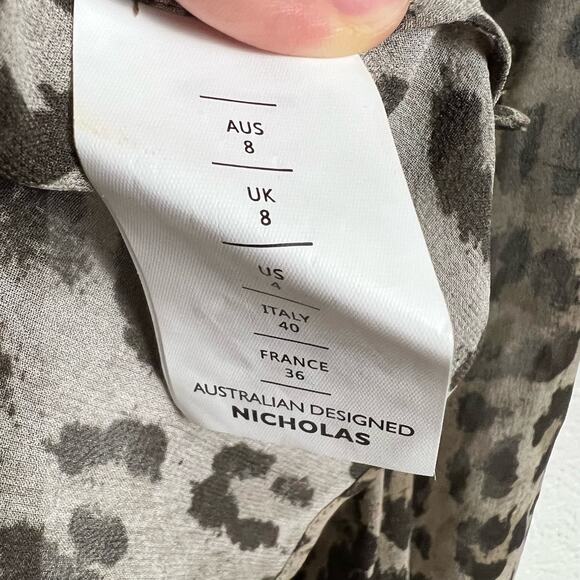 Nicholas Silk Leopard Animal Print Smocked Tie Front Wrap Top Size 4 - Picture 9 of 10